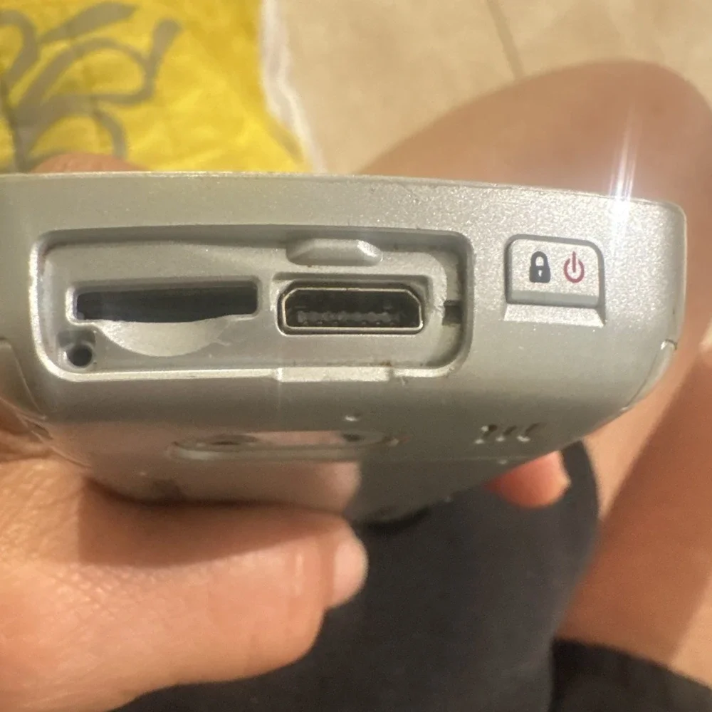 UTStarcom Quickfire GTX75G - Silver and Green ( AT&T ) Rare Smartphone For Parts